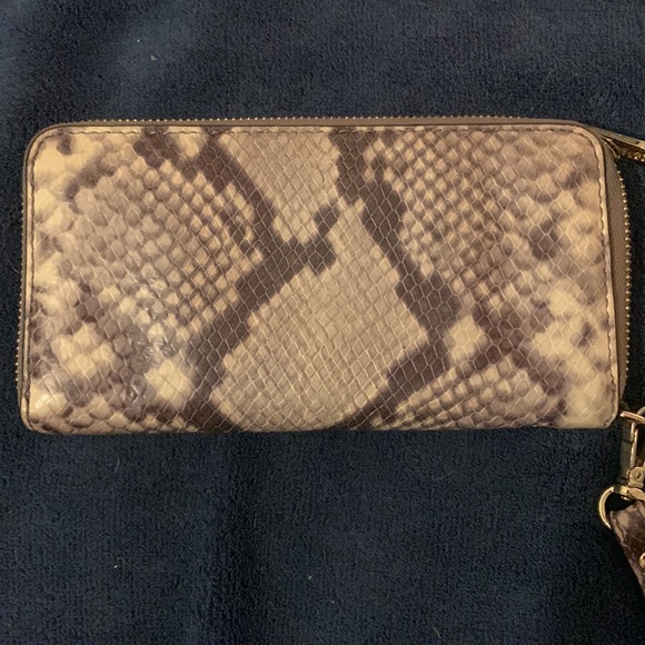 Michael Kors Snakeskin wallet Jet Set Travel Large Multifunction Phone Case - Picture 3 of 9